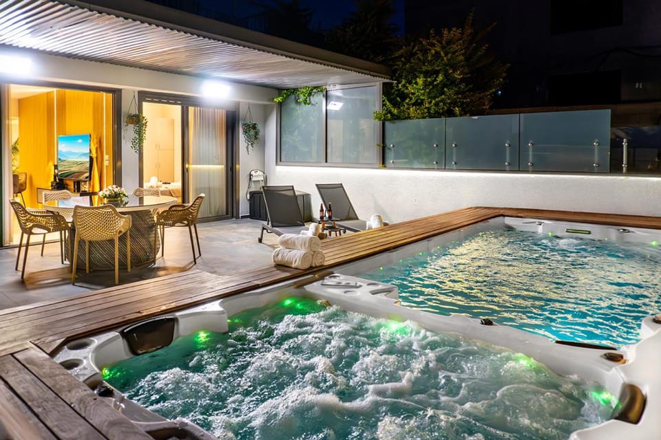 Hot Tub, Pool view, Swimming pool