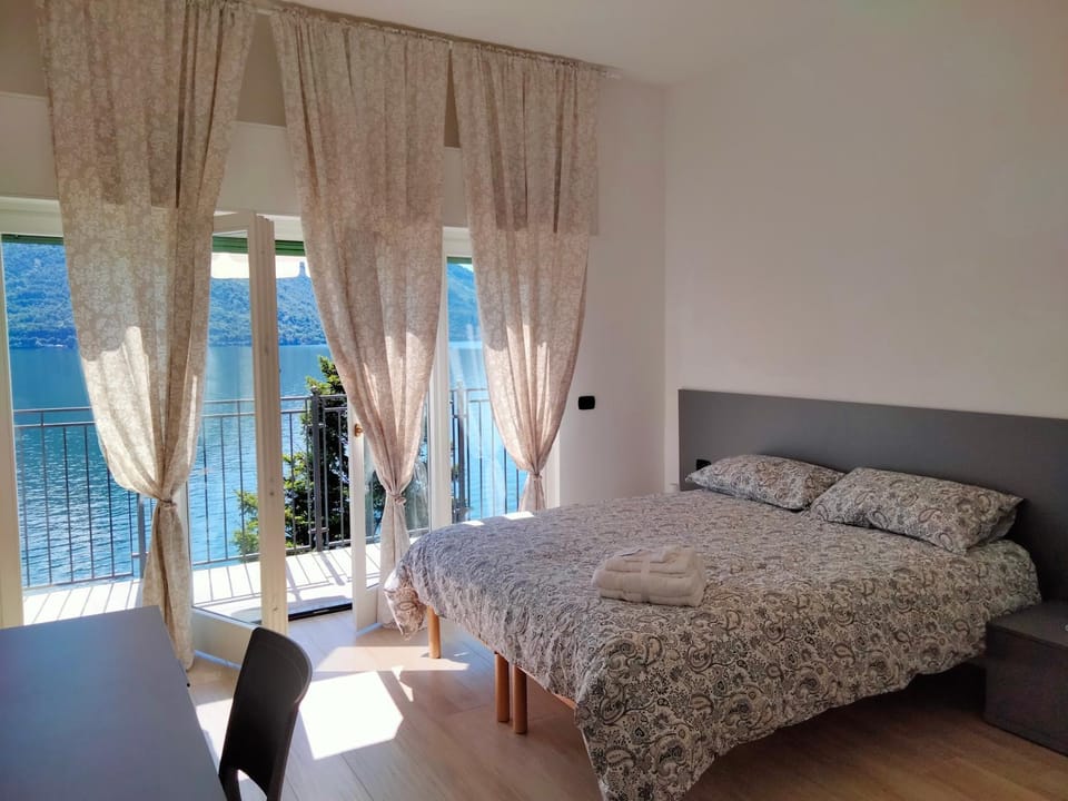 Bed, View (from property/room)