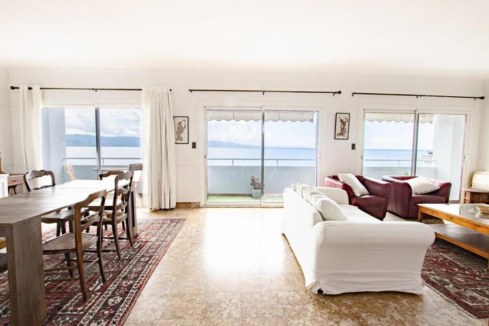 "L’Aragnascu" – T3 Front Mer | by Efficios Apartment in Ajaccio