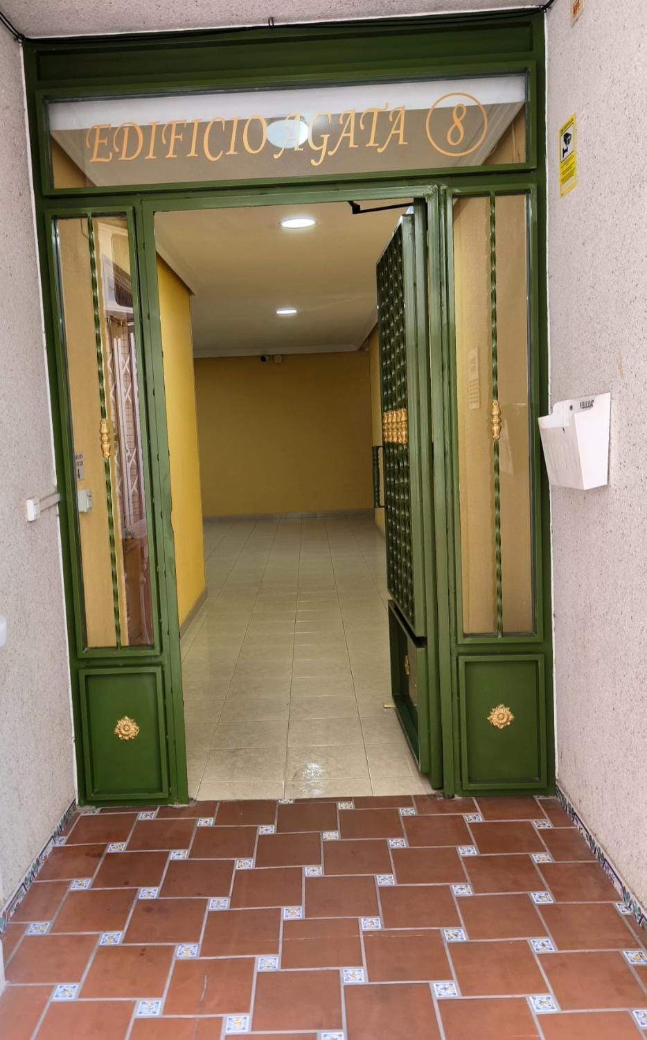 Facade/entrance