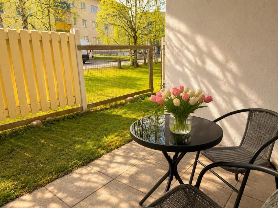 Central location with sauna, private yard & parking Apartment in Rovaniemi