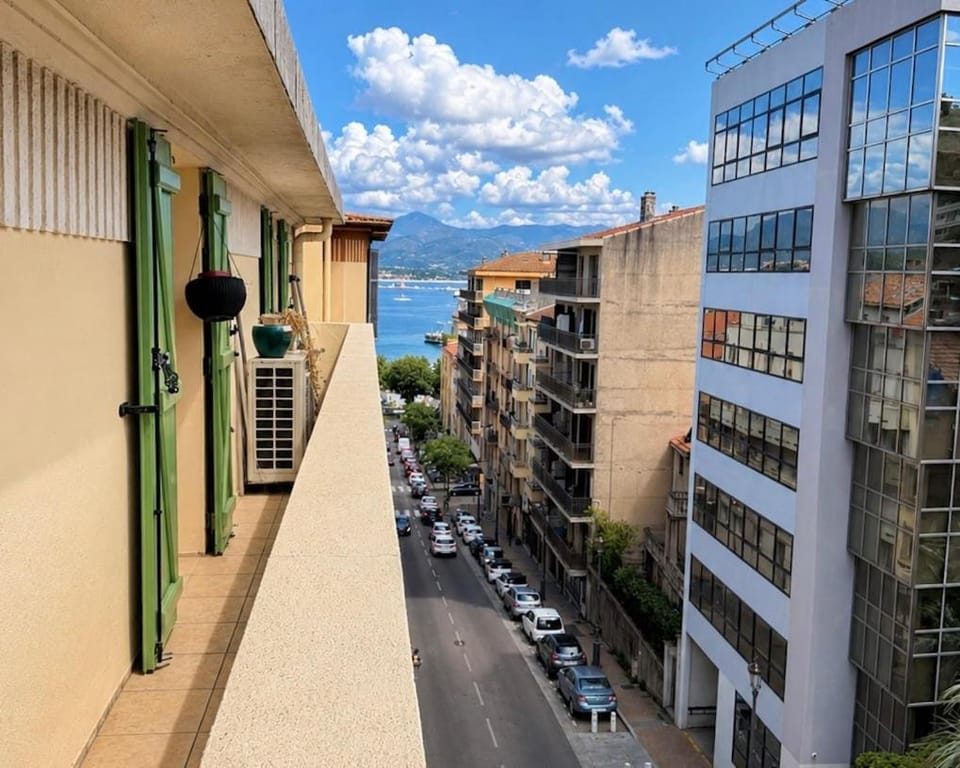 "A Cimadedda" – Vue Mer & Balcon | by Efficios Apartment in Ajaccio