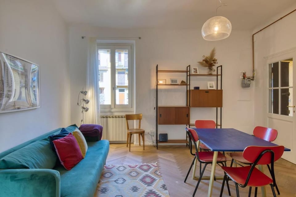 Xenia Milan - 2 room apartment in Pietro Custodi 10 Apartment in Milan