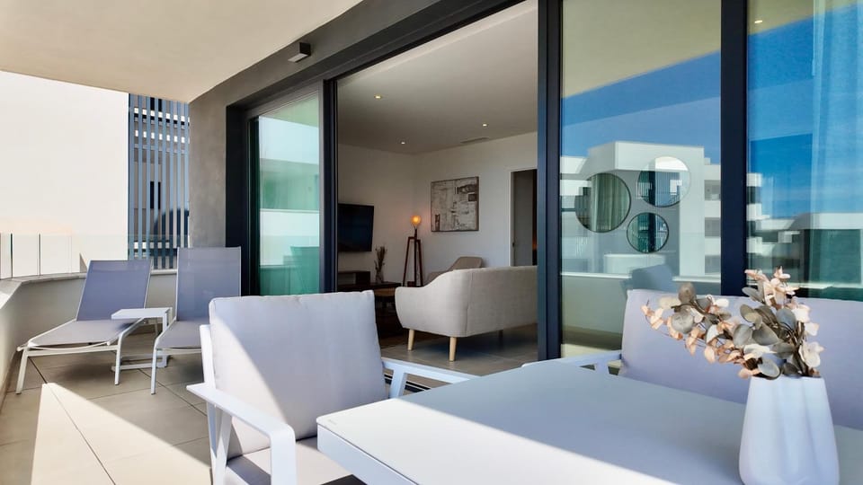 Mara's Apartments Higuerón West - Unique Higueron - Nordic Comfort - 3 Community Pools Apartment in Fuengirola
