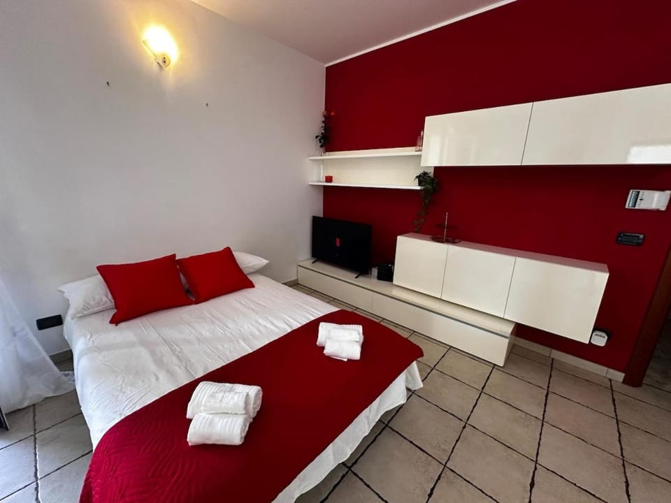 5 Min from the SEA SUITE with Terrace FREE PARK Apartment in Loano