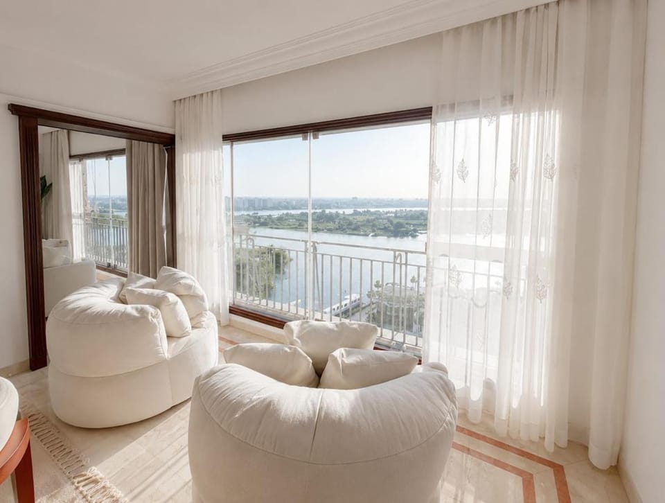 The Nile Horizon Luxury Duplex w Panoramic View Apartment in Cairo Governorate