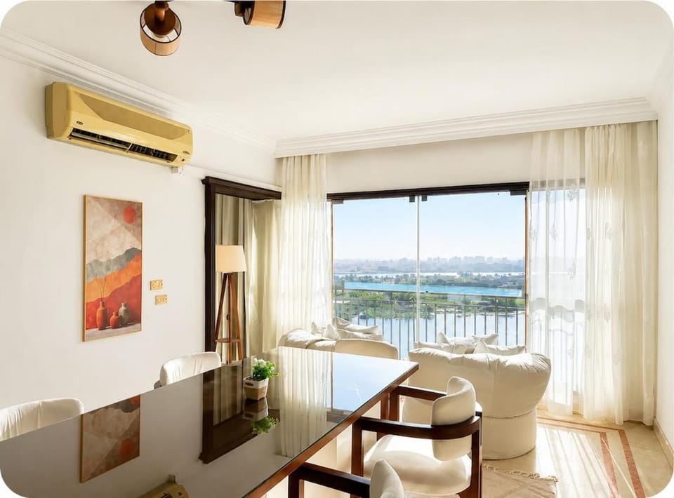 The Nile Horizon Luxury Duplex w Panoramic View Apartment in Cairo Governorate
