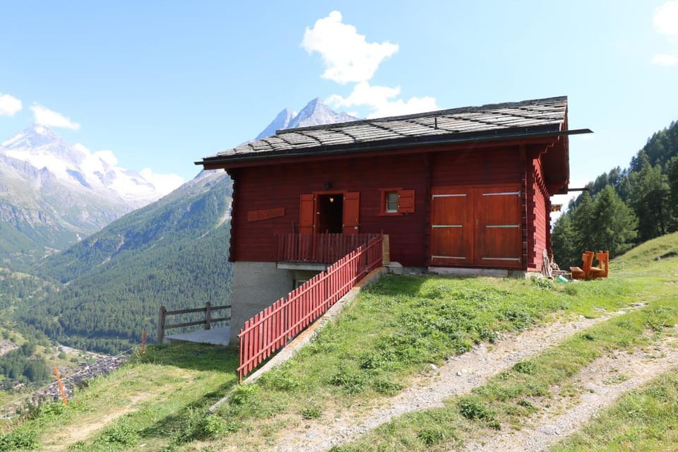 Property building, Facade/entrance, Off site