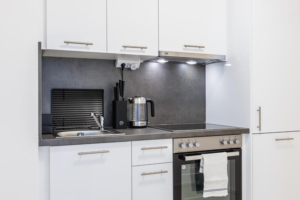 Kitchen or kitchenette, oven, stove