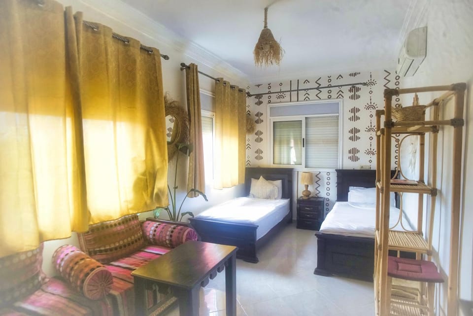 Bed, Living room, Photo of the whole room, Seating area, Bedroom