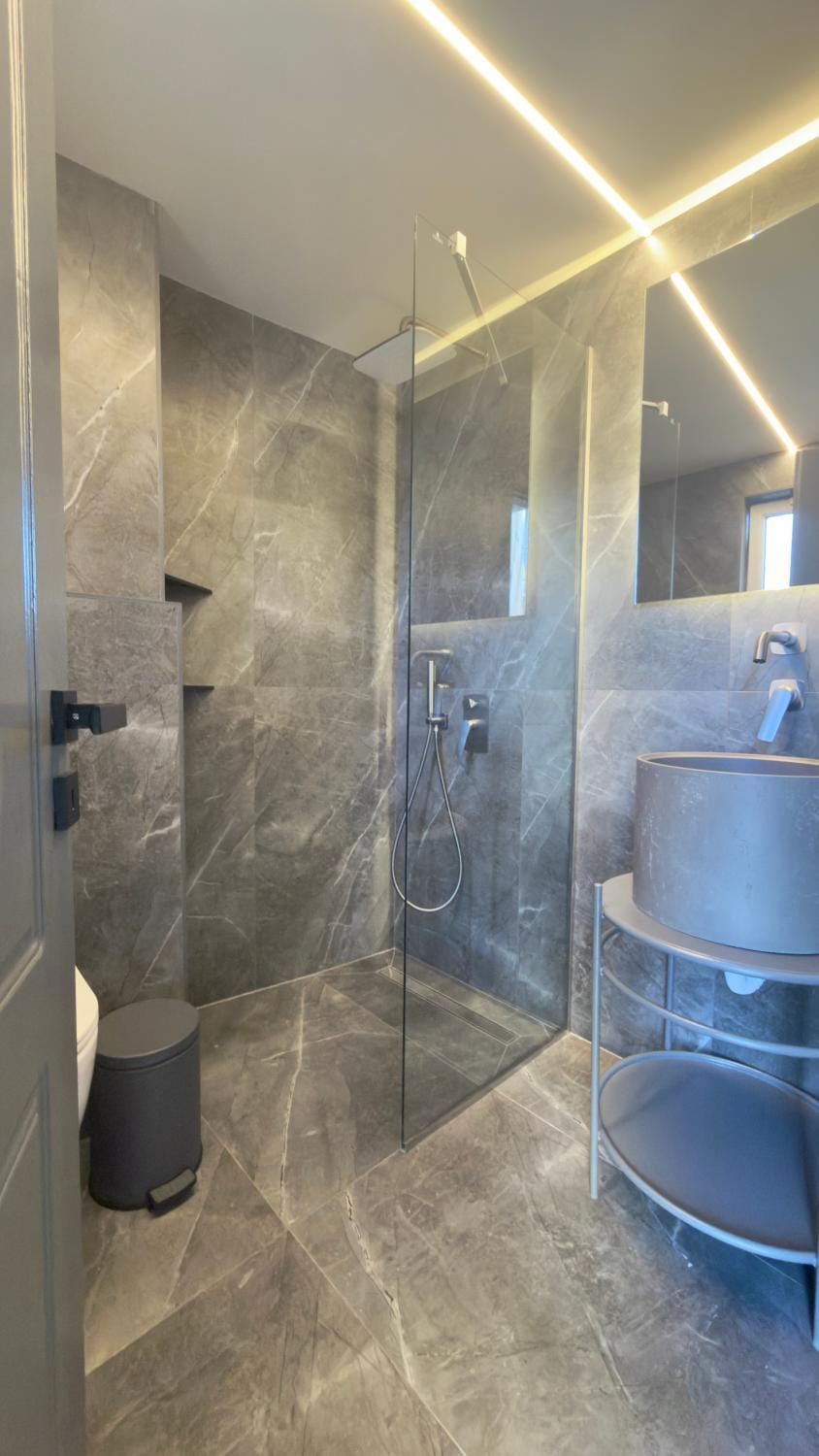 Shower, Bathroom