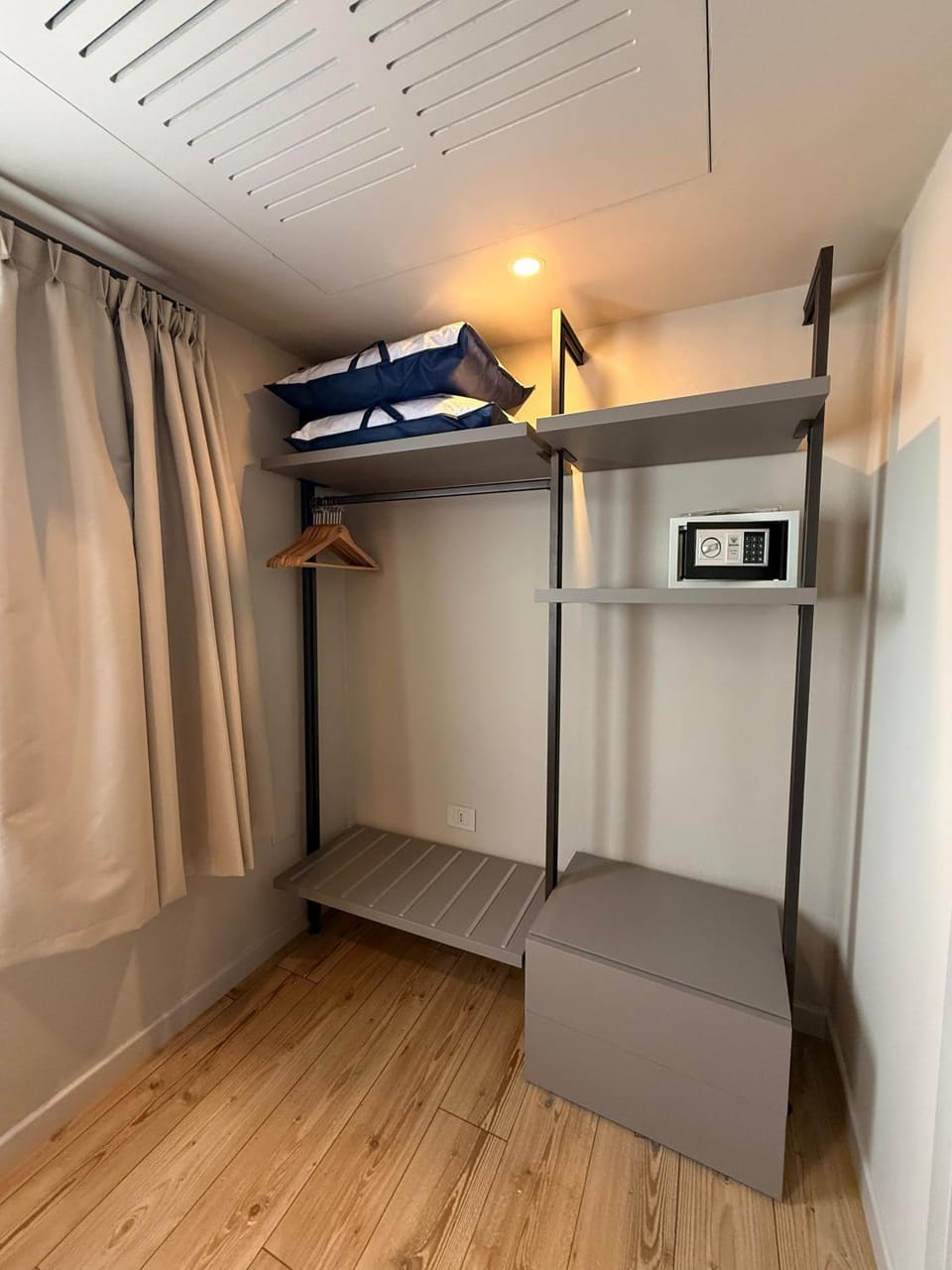 locker