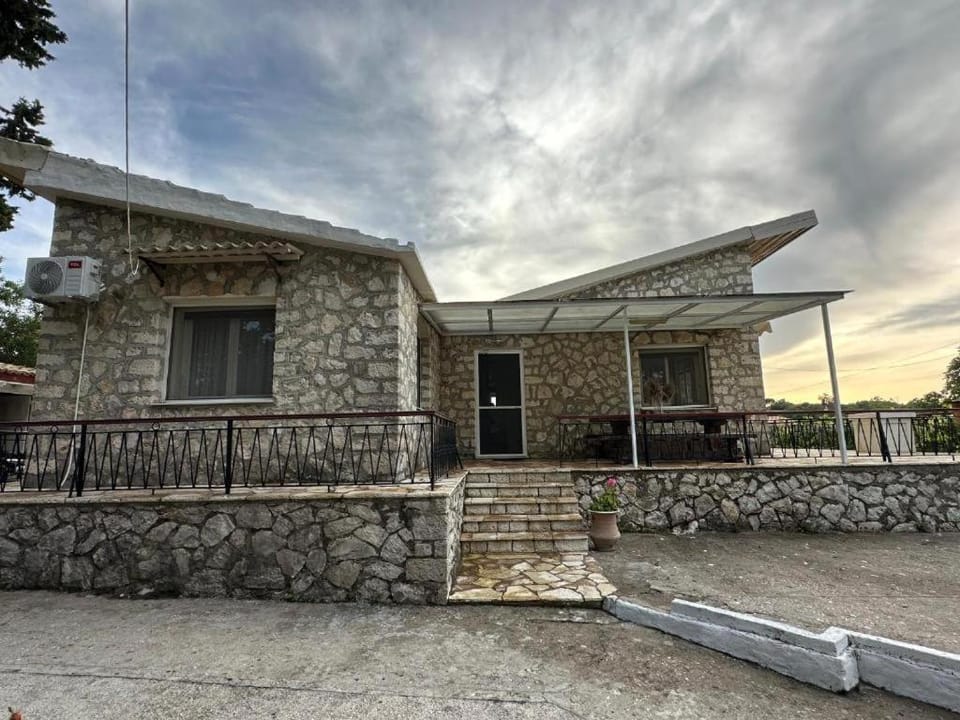 Artemis Cottage Antipaxos by All About Paxos Apartment in Peloponnese, Western Greece and the Ionian