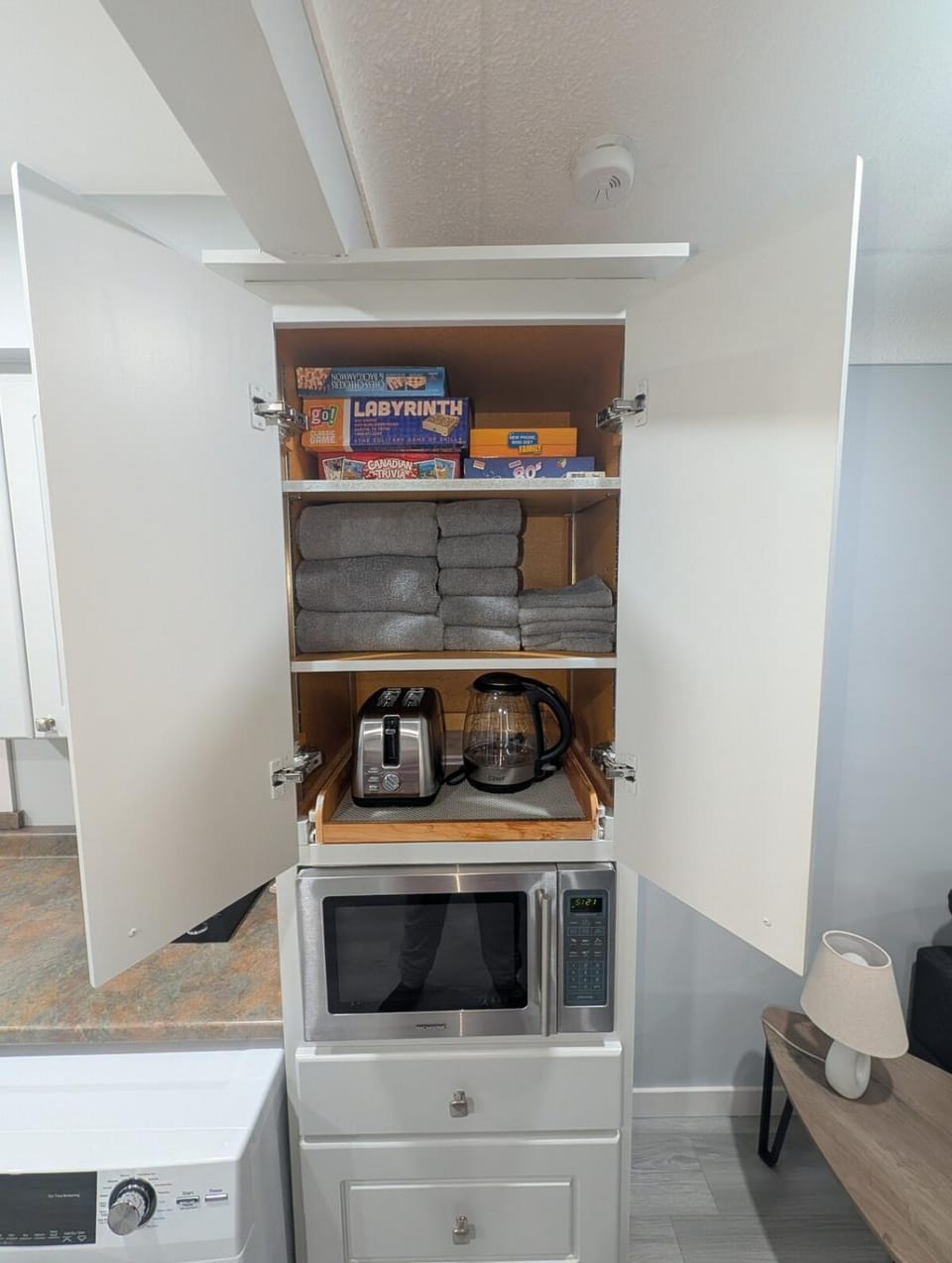 Kitchen or kitchenette