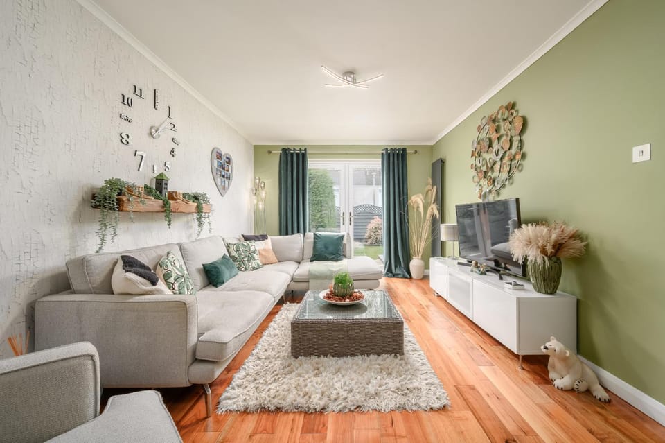 Communal lounge/ TV room, Living room