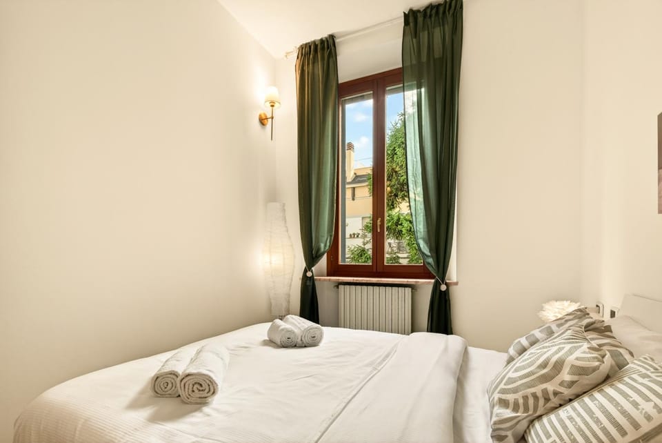 Bocconi I NABA I Navigli - Brioschi - 5 guests Apartment in Milan