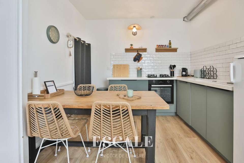 Charmante maison sablaise avec terrasse plage & centre-ville à pied House in Les Sables-d'Olonne