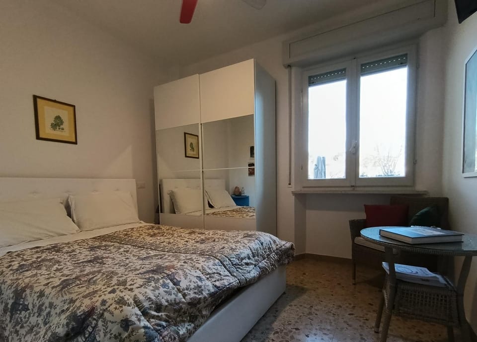 Bedroom, wardrobe