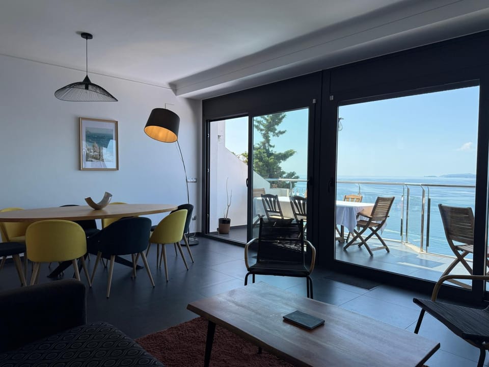 Natural landscape, Living room, Dining area, Sea view