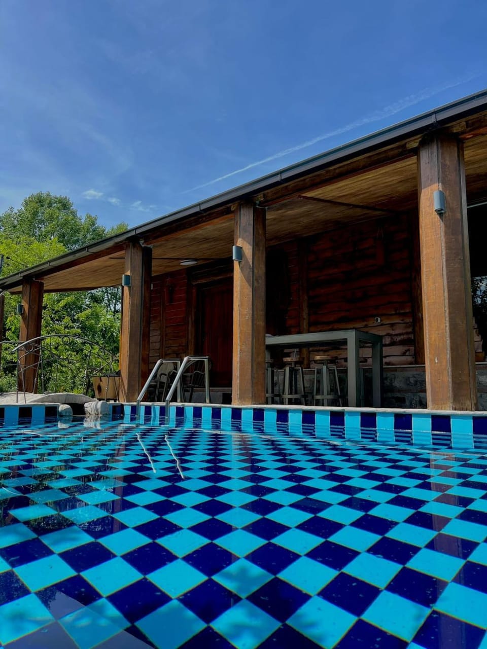 Swimming pool