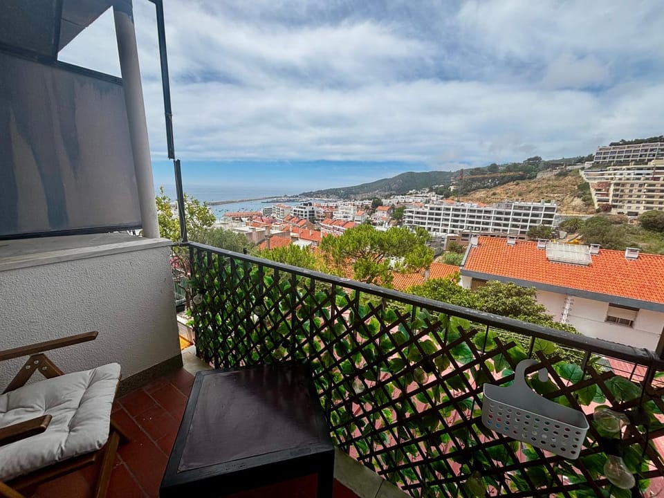 Cosy and Comfortable Apartment in Sesimbra