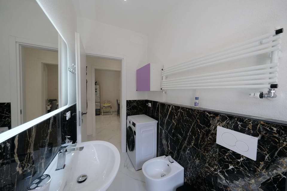 Bathroom, towels