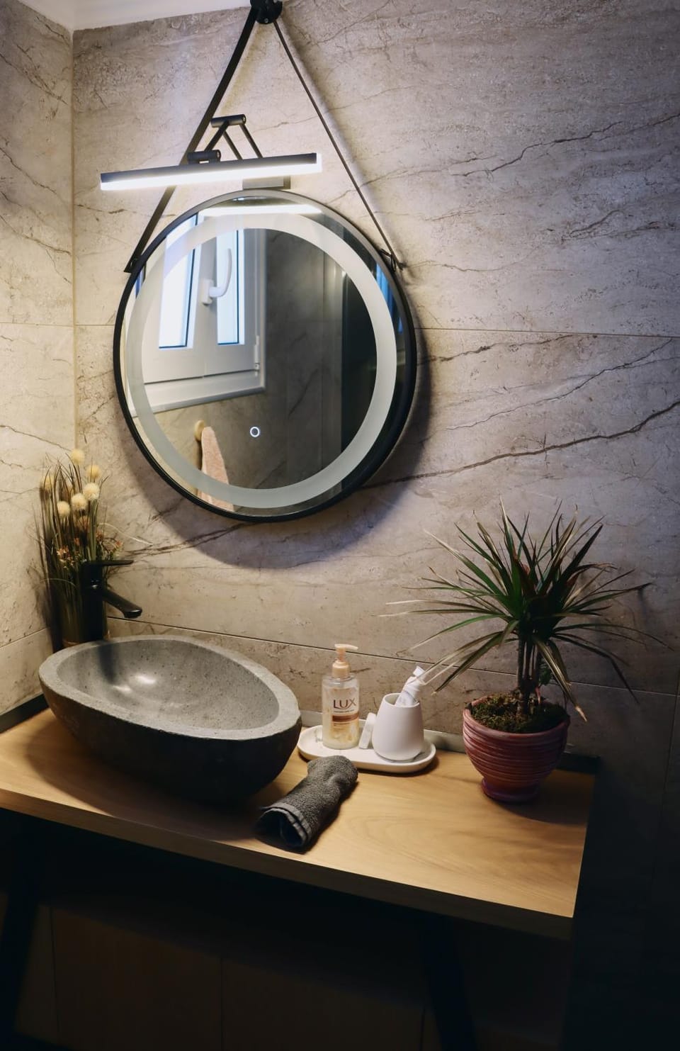 Mountain Aura - Stylish Escape Apartment in Euboea