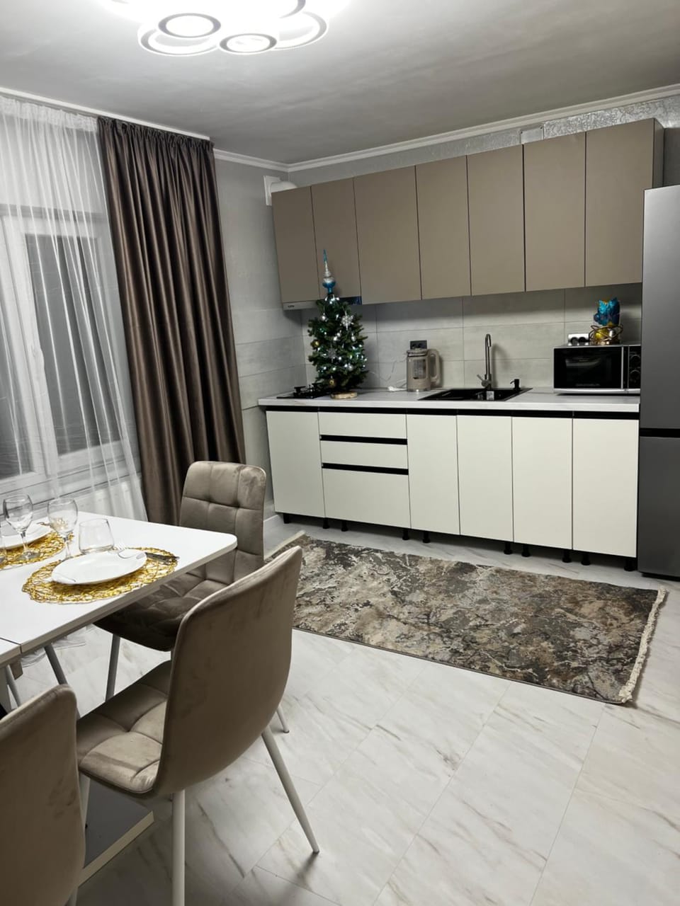 Seating area, Dining area, Communal kitchen, oven, stove, kitchen