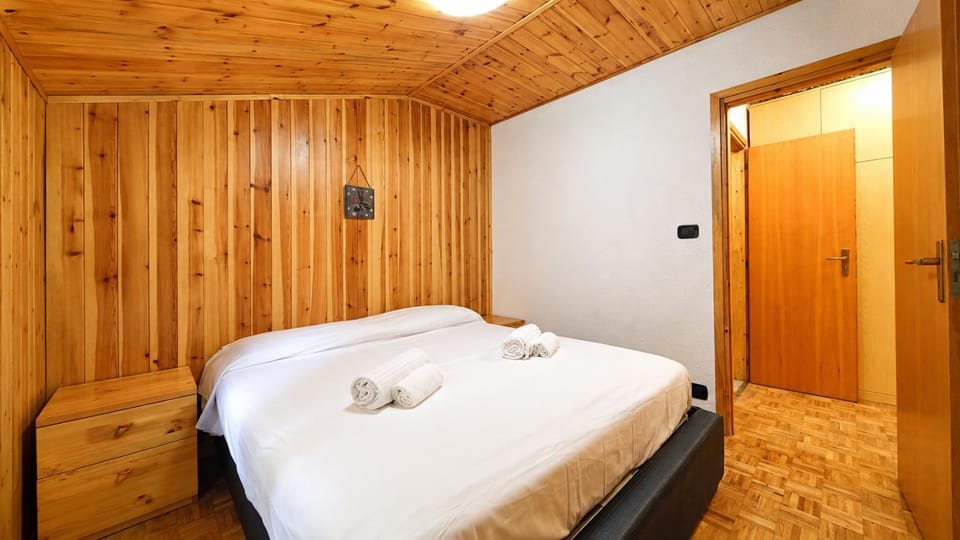 Hostdomus - Scoiattolo Rosso Apartment in Sauze d'Oulx