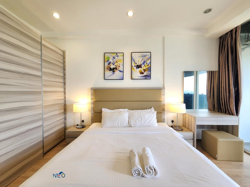 Bed, Bedroom, towels