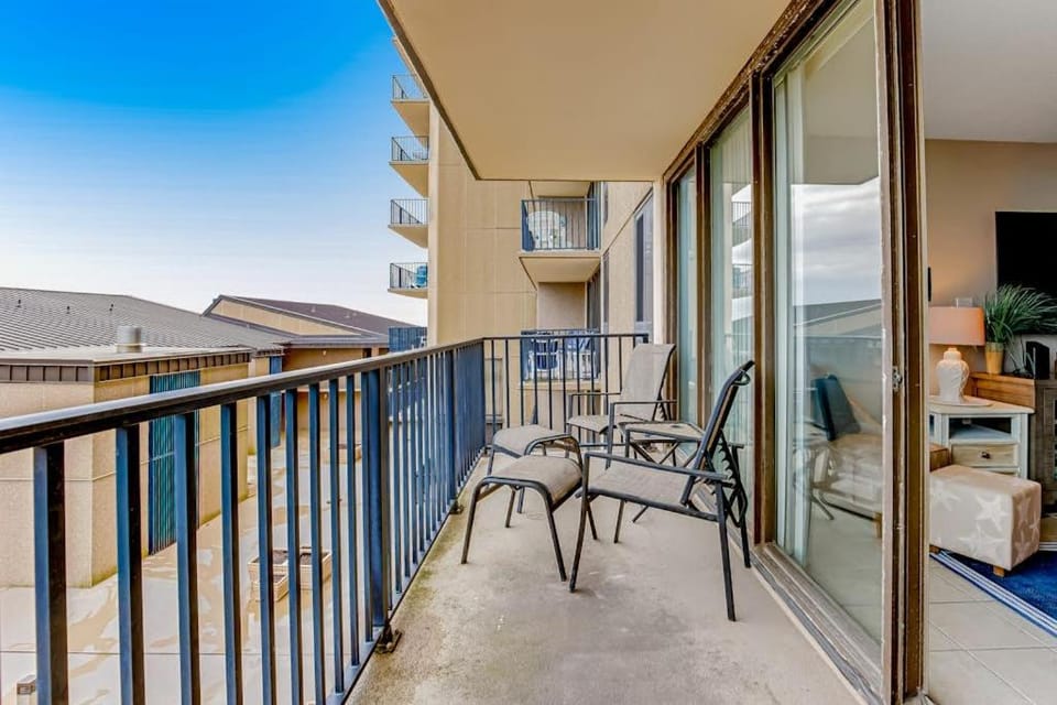 Sea Colony oceanfront 3rd floor condo with tennis court shared sauna elevator House in Sussex County