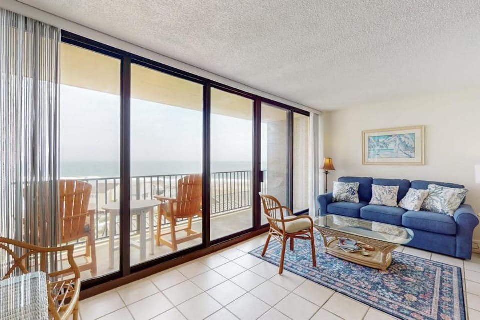 Sea Colony Ocean 6th floor condo with basketball court shared sauna & tennis House in Sussex County