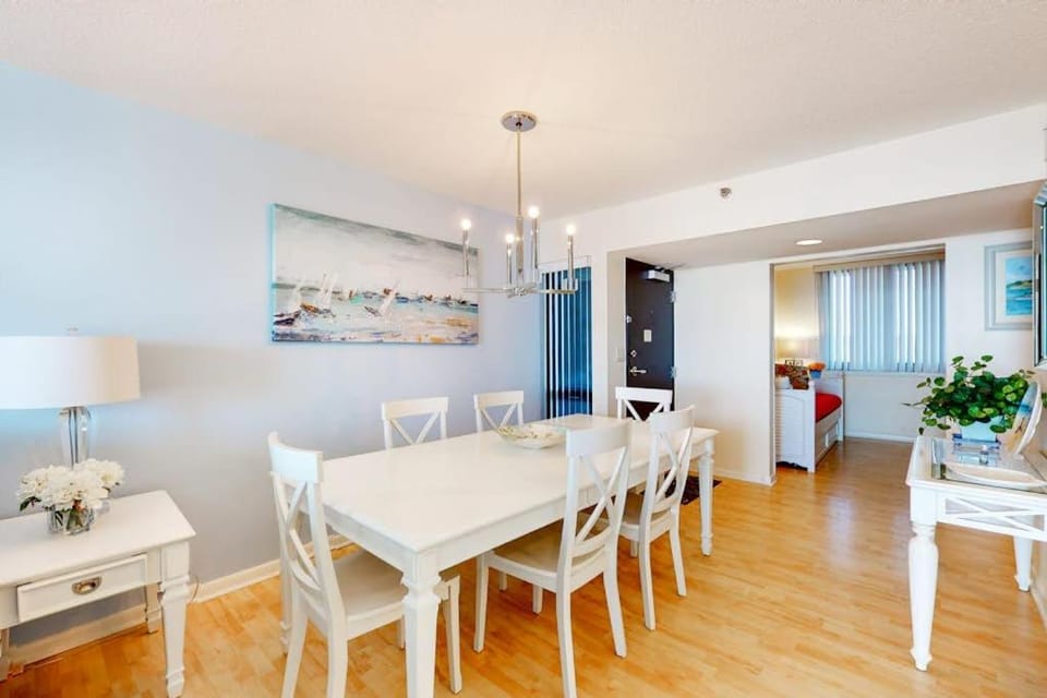 Sea Colony Ocean 6th floor condo with basketball court elevator & free WiFi House in Sussex County