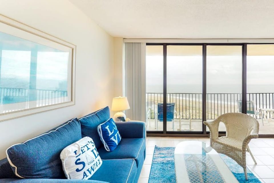 Sea Colony 7th floor condo with ocean veiw pool basketball court & gym House in Sussex County