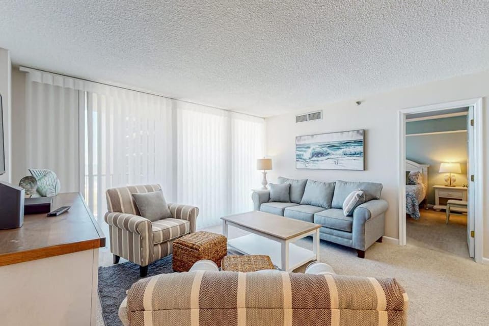 Sea Colony Ocean 5th floor condo with basketball court tennis court & free WiFi House in Sussex County