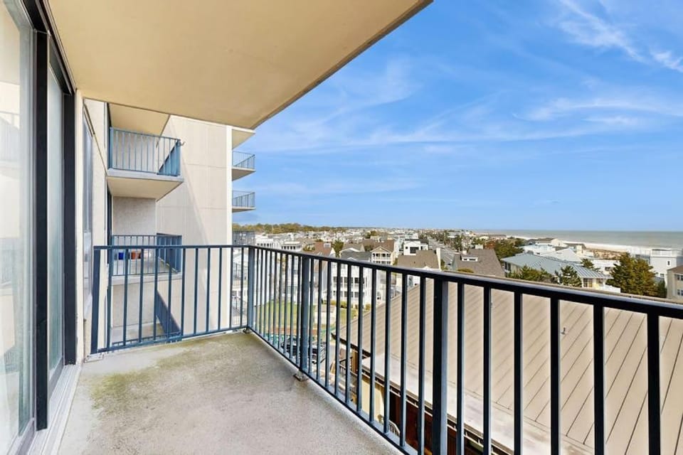 Sea Colony 5th floor condo with shared basketball court & sauna partial ocean view House in Sussex County