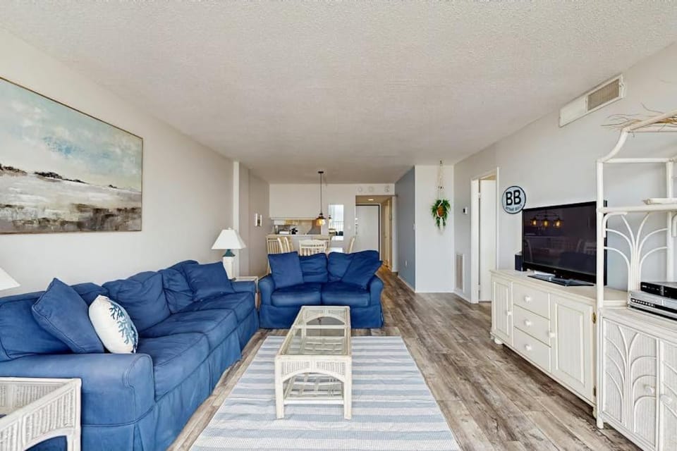 Sea Colony 5th floor condo with shared basketball court & sauna partial ocean view House in Sussex County