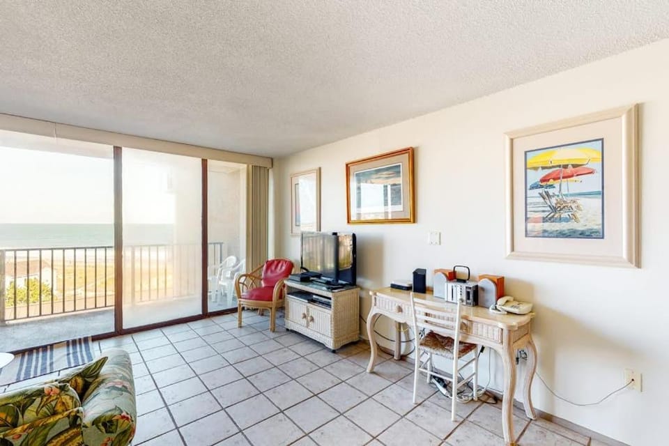 Sea Colony 6th floor condo with shared gym basketball court with an partial ocean view House in Sussex County