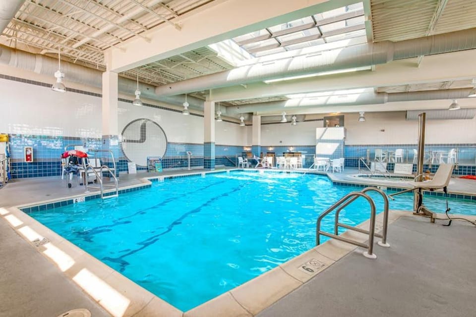 Sea Colony Ocean 7th floor condo with free WiFi tennis court & elevator House in Sea Colony