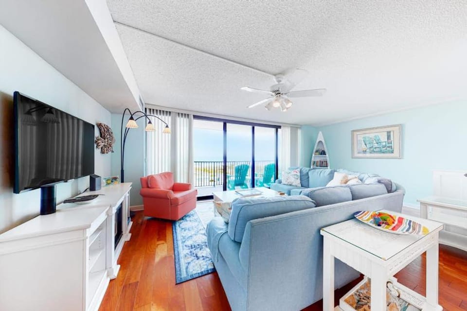Sea Colony Ocean 3rd floor condo with free WiFi shared sauna & pool House in Sea Colony