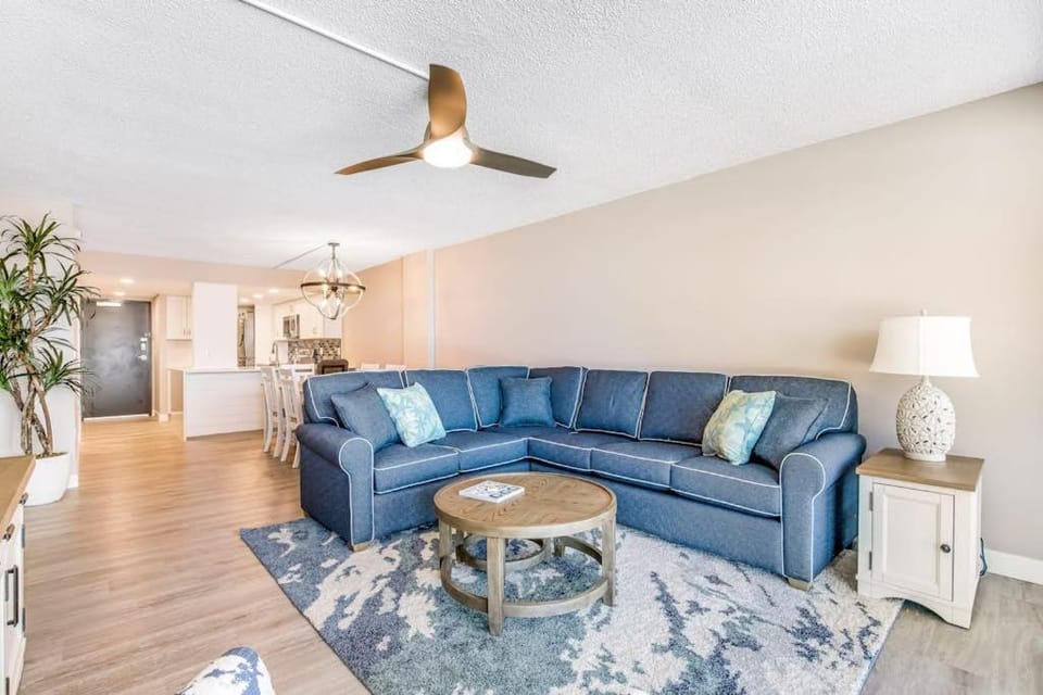 Sea Colony ocean 1st floor condo with elevator 12 pools hot tubs b ball court House in Sea Colony