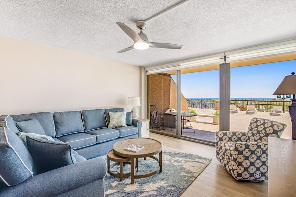 Sea Colony ocean 1st floor condo with elevator 12 pools hot tubs b ball court House in Sea Colony