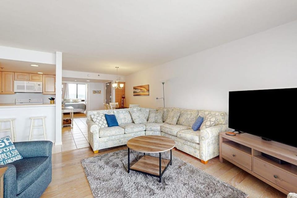 Sea Colony Ocean 5th floor condo with amazing views pool sauna & balcony House in Sea Colony