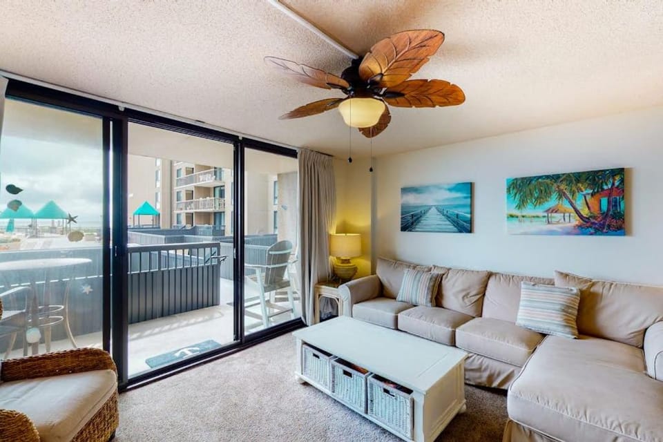 Sea Colony Ocean 1st floor condo with tennis court pool & basketball court House in Sea Colony