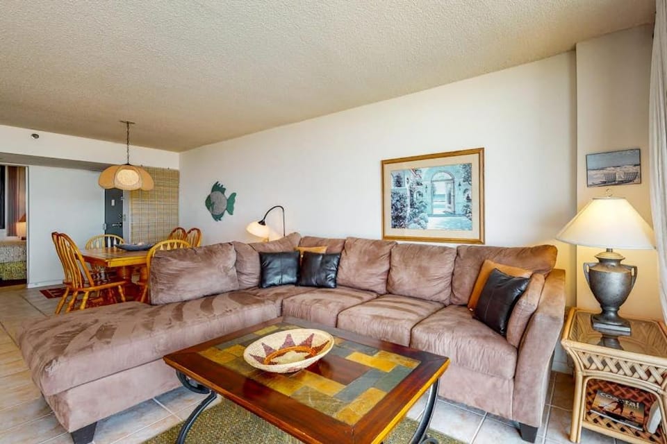 Sea Colony Ocean 5th floor condo with pool balcony & gym House in Sussex County