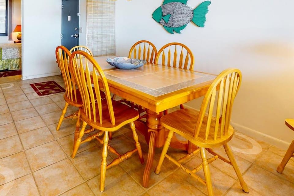Sea Colony Ocean 5th floor condo with pool balcony & gym House in Sussex County