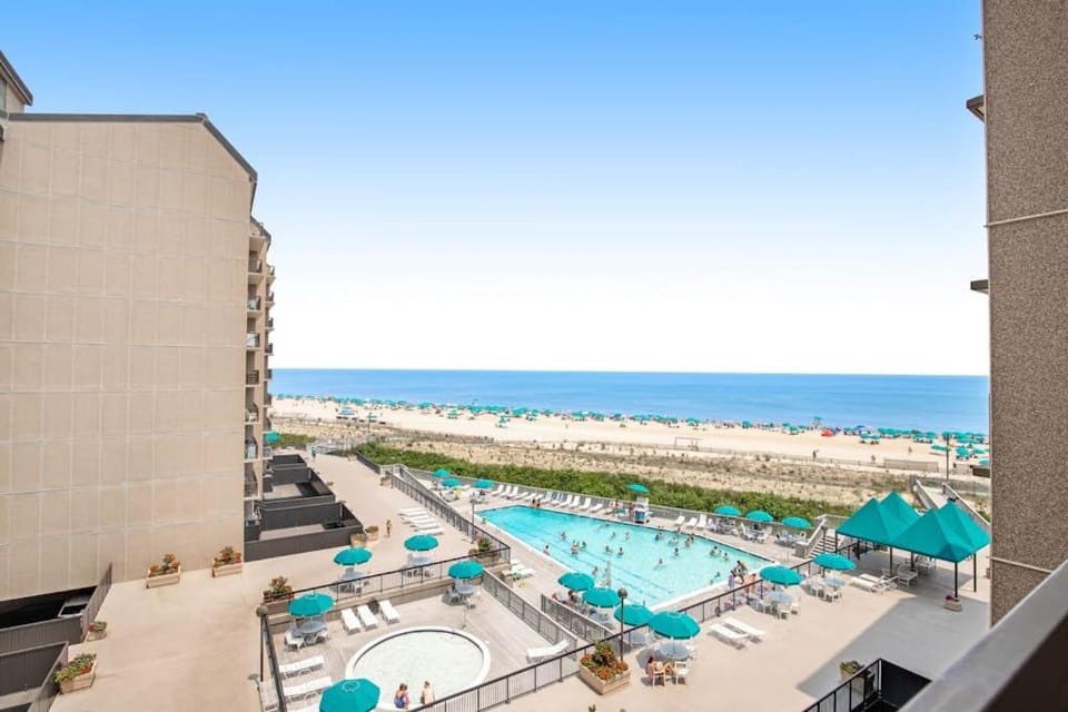 Sea Colony Ocean 5th floor condo with balcony shared sauna & tennis court House in Sussex County