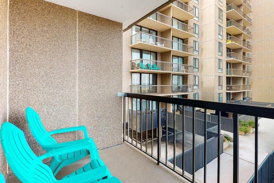 Sea Colony Ocean Second Floor Condo with Pool Tennis Court & Free WiFi House in Sussex County