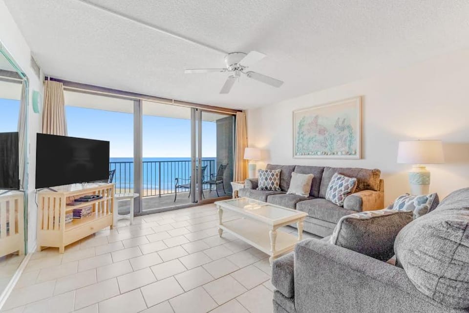 Sea Colony Ocean 8th floor condo with pool free WiFi & basketball court House in Sussex County