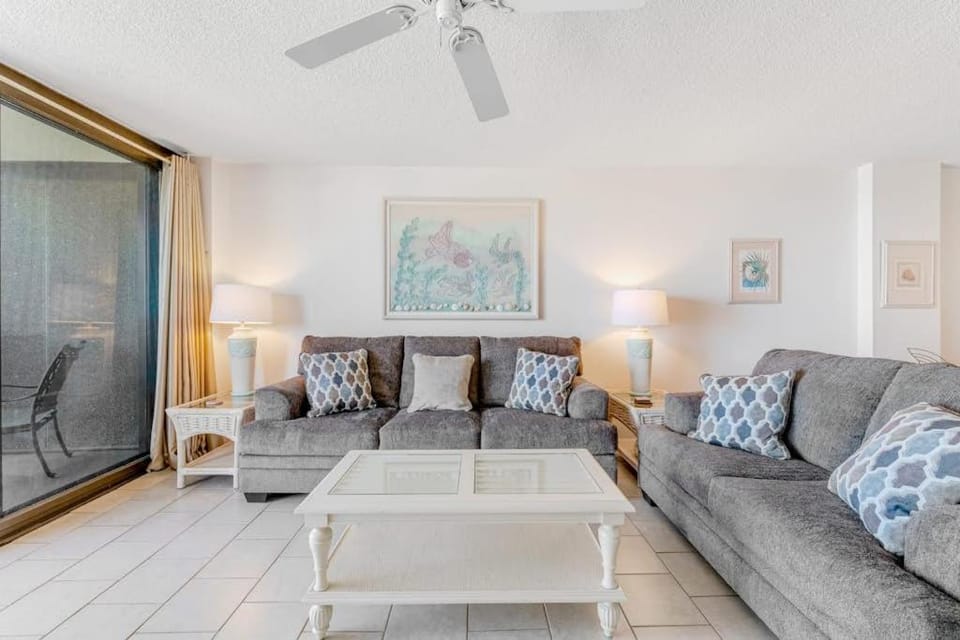 Sea Colony Ocean 8th floor condo with pool free WiFi & basketball court House in Sussex County
